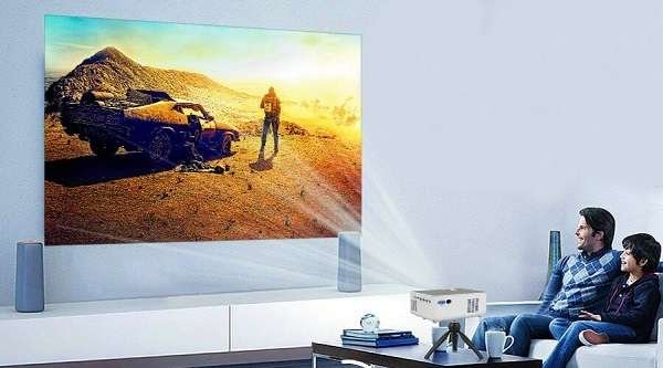 The projector isn't displaying an image The projector isn't displaying an image