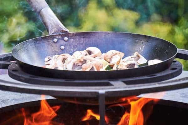 Carbon Steel vs Cast Iron Wok